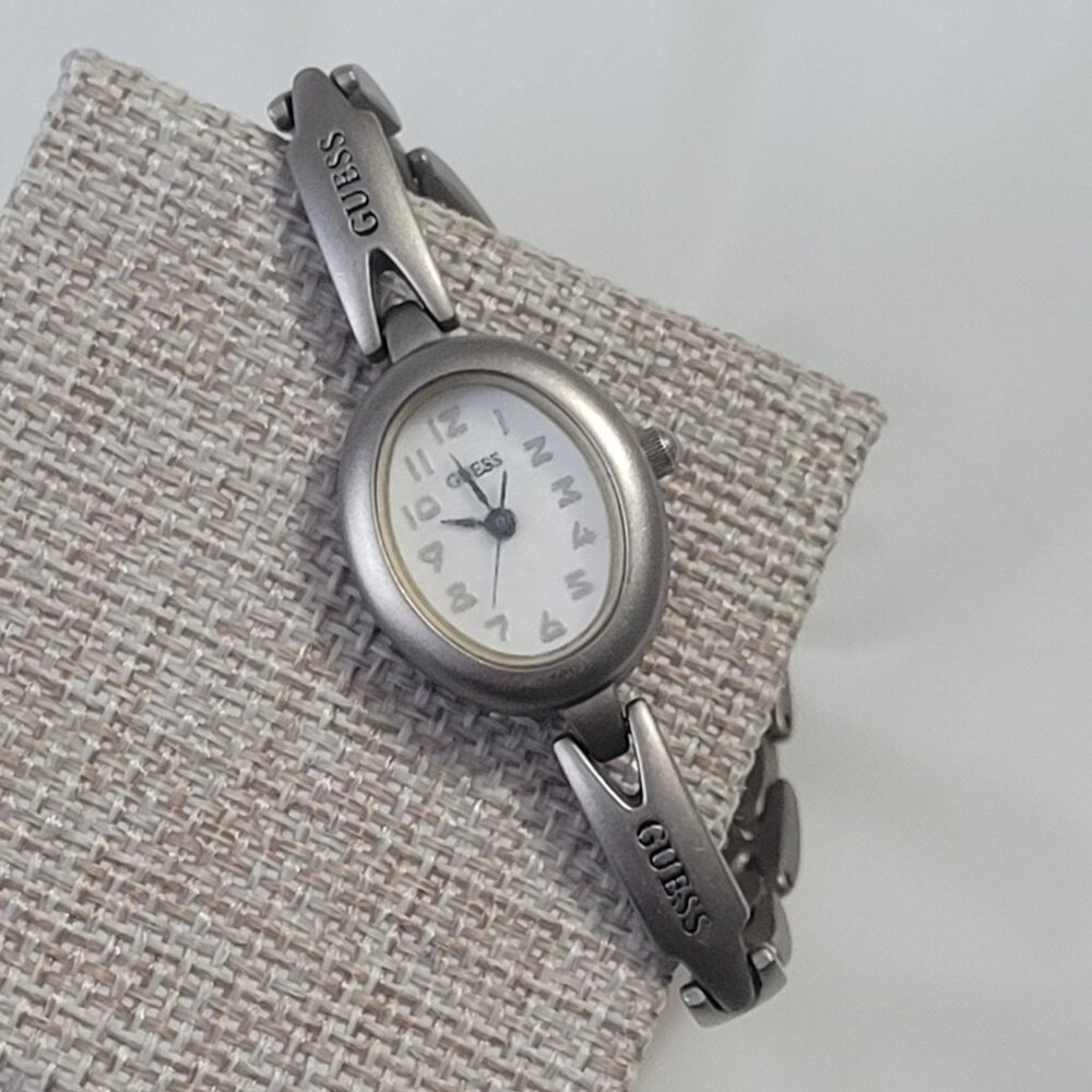 Vintage Guess Silver Ladies Watch 1996 - Picture 2 of 12